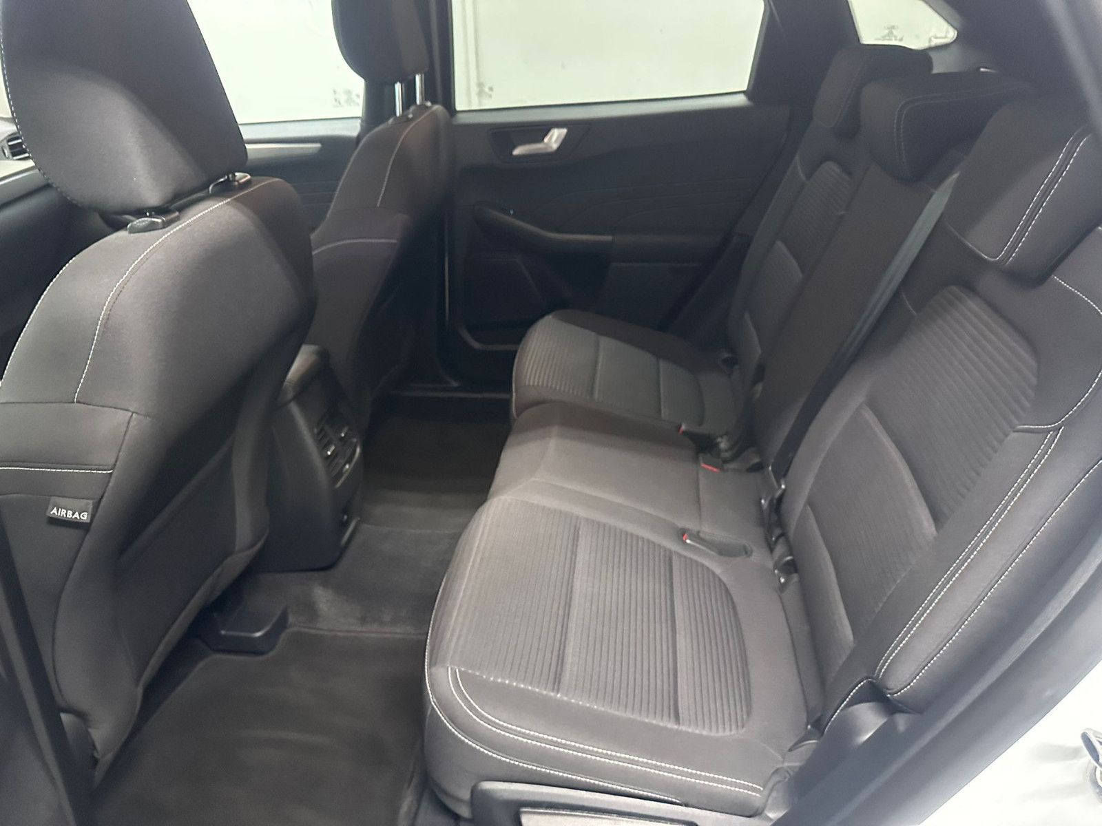 Fahrzeugabbildung Ford Kuga 2,5 Hybrid Titanium *NAVI*KLIMA*SH*360
