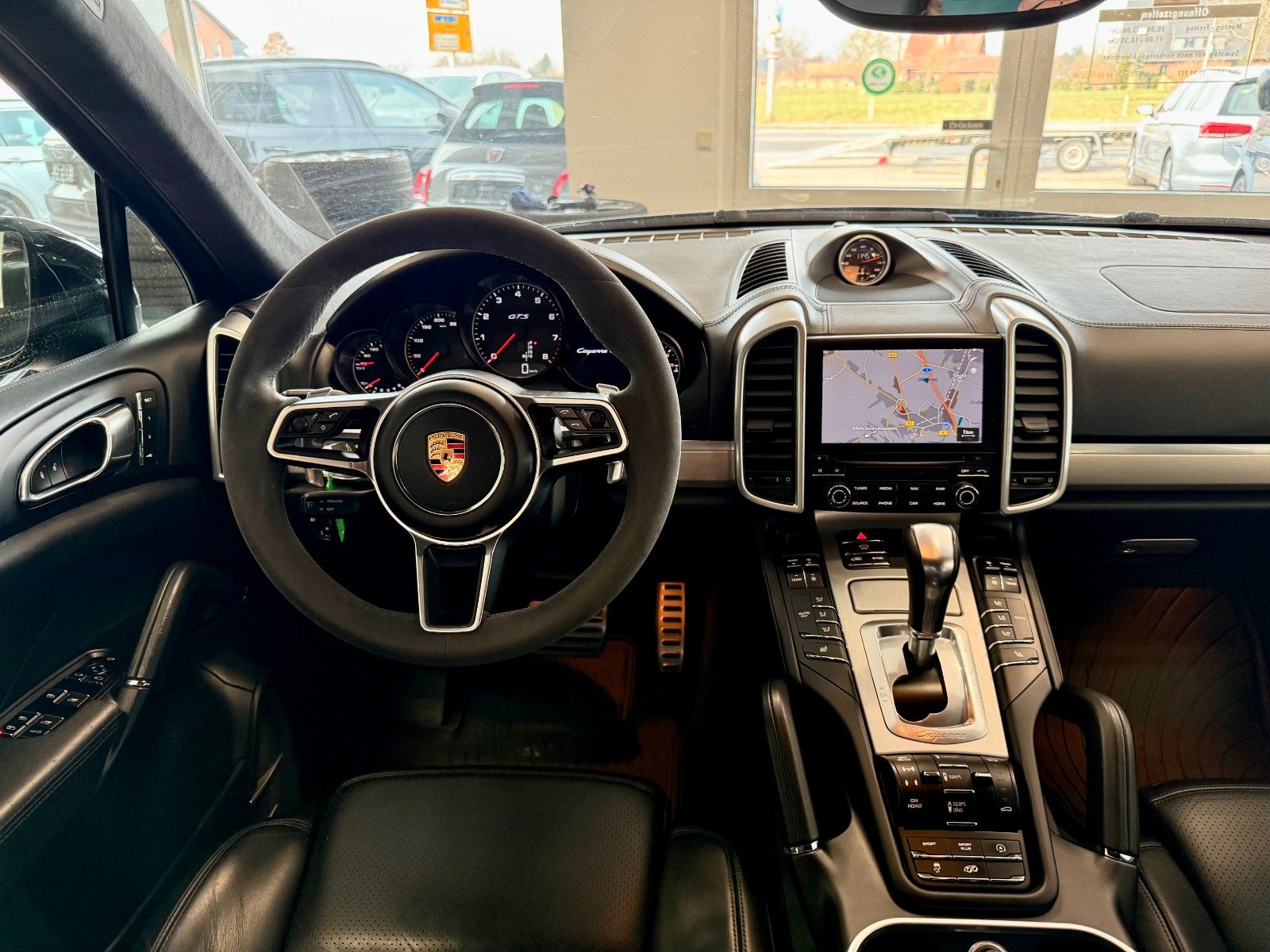 Fahrzeugabbildung Porsche Cayenne GTS Luftfederung/SportChrono/LED/Kamera