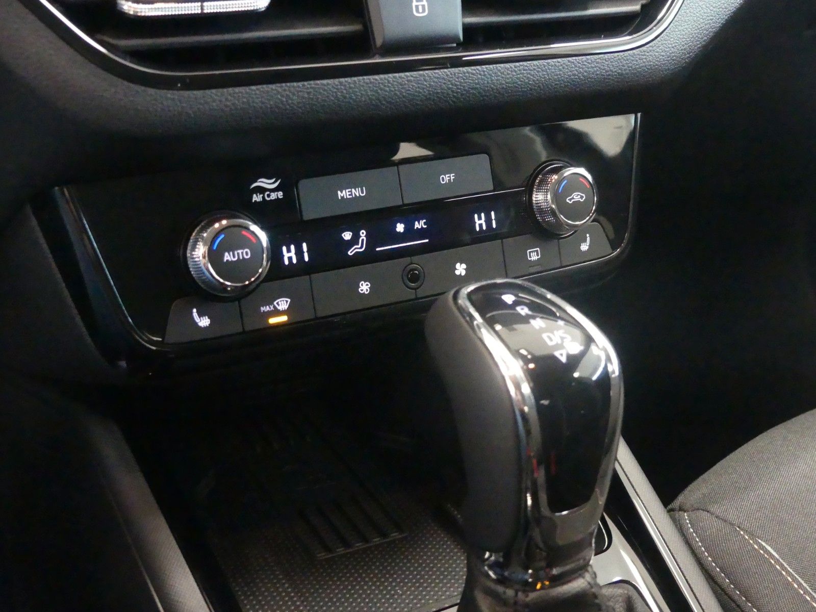 Fahrzeugabbildung SKODA Scala 1.0 TSI DSG Selection *NAV*Winter-Pkt.*LED