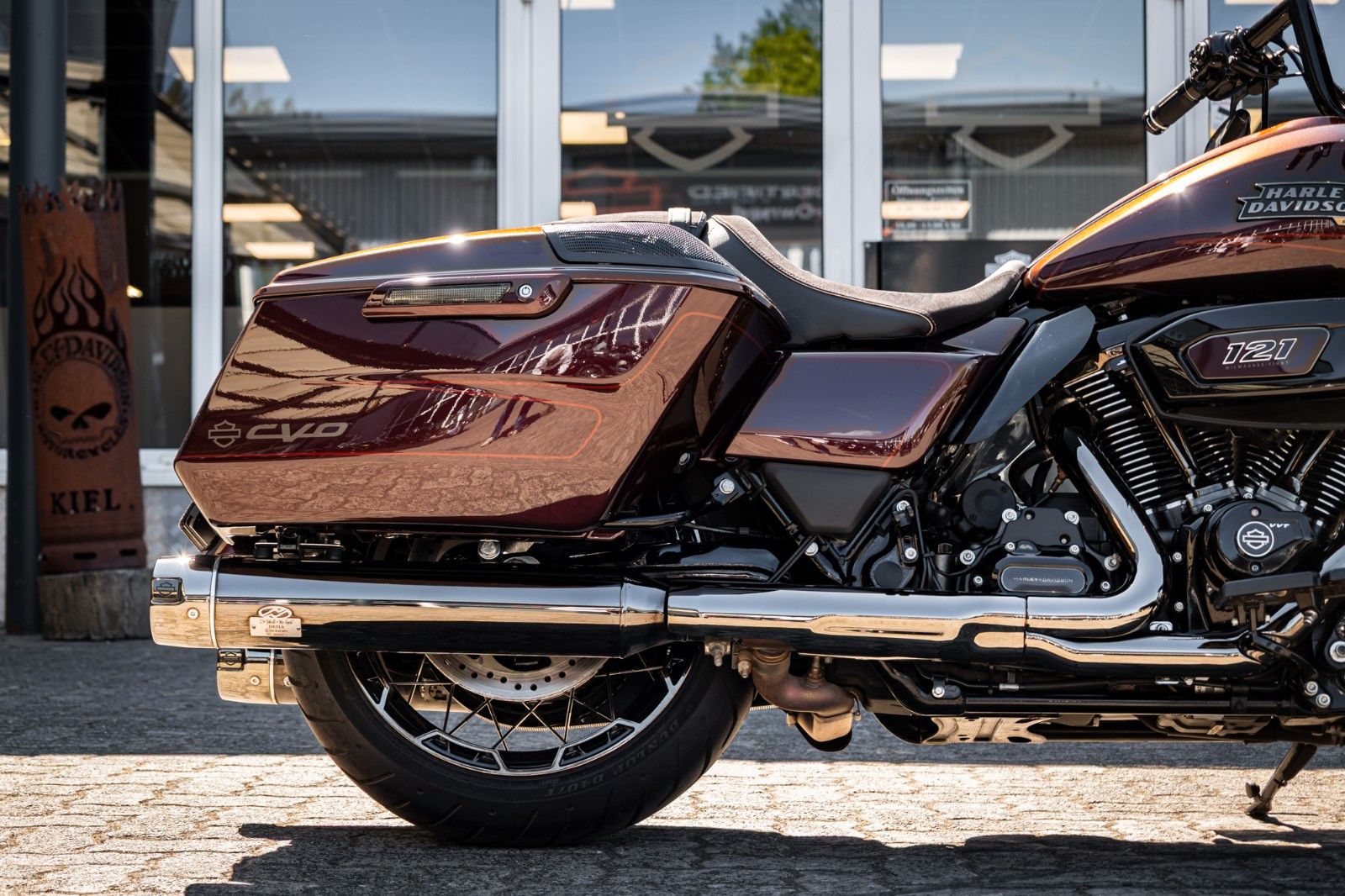 Fahrzeugabbildung Harley-Davidson CVO Street Glide FLHXSE 121 Cui - Jekill & Hyde