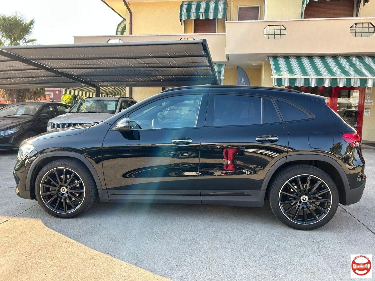 Mercedes-Benz MERCEDES - Classe GLA - 200 d Automatic Premium imagem 2