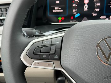 Volkswagen T7 Multivan 2.0TDI DSG Edition CarPlay RFK SHZ