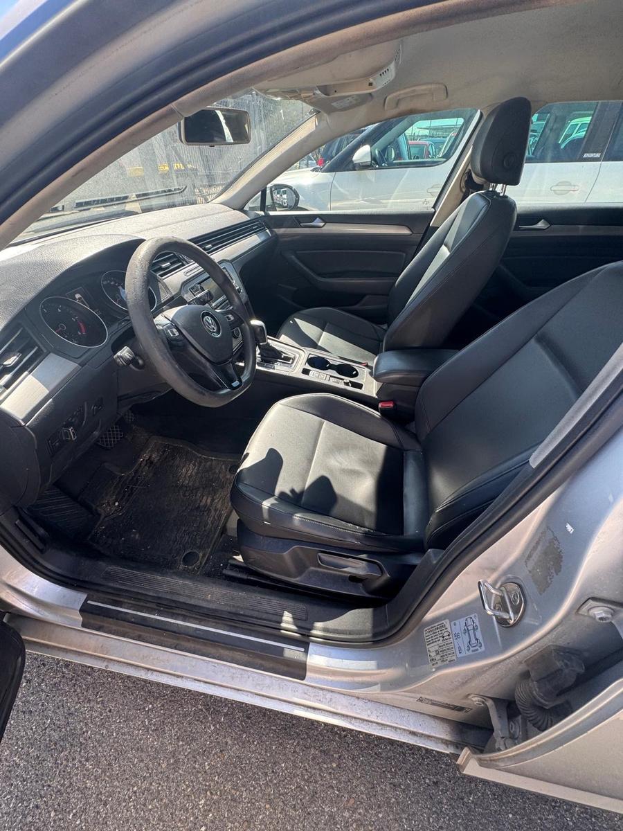 Volkswagen Passat 2015 — photo 10