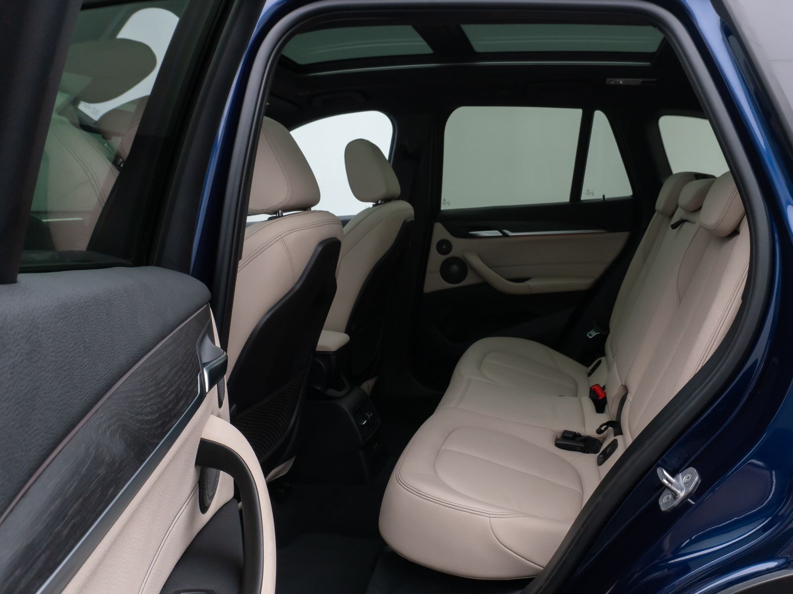 Fahrzeugabbildung BMW X1 sD20i xLine Panorama HUD H/K AHK Leder Voll
