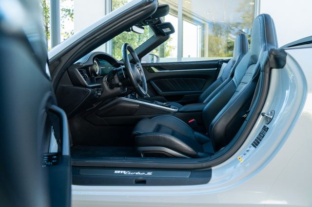 Porsche 992 Turbo S Cabrio/ NACHTSICHT/ INNO DRIVE/ BURM