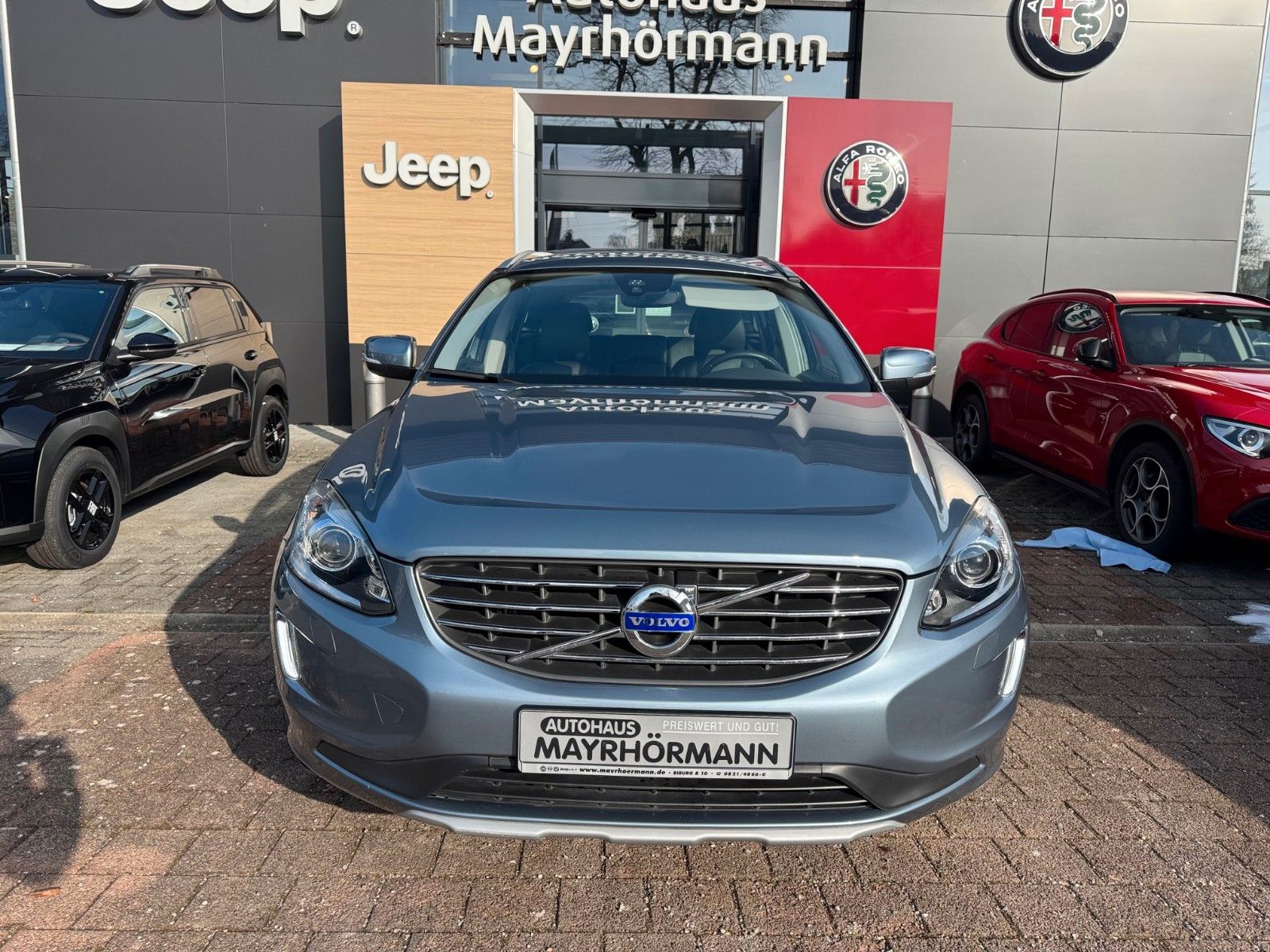 Fahrzeugabbildung Volvo XC60 Summum AWD 306PS NAVI LEDER SITZHZG AUTOM.