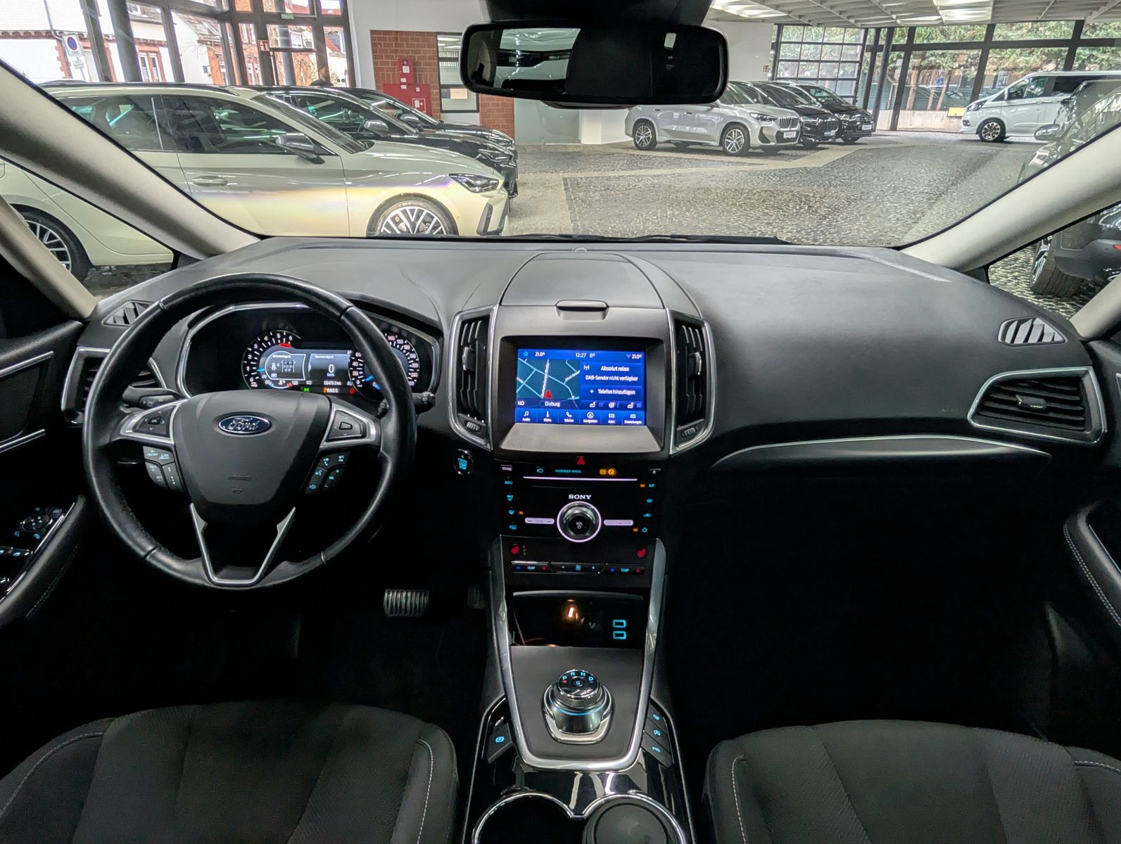 Fahrzeugabbildung Ford S-MAX Titanium TEMP KAM XENON NAVI 7-SITZER SHZ