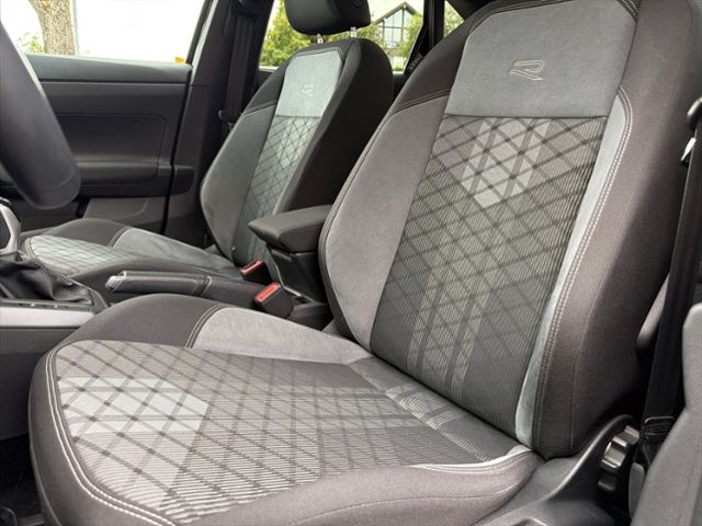 Fahrzeugabbildung Volkswagen Taigo 1.5 TSI R-LINE "BLACK STYLE" LED-MATRIX SO