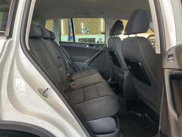 Volkswagen Tiguan Team 4Motion *2. Hand*Klima*SHZ*AHK*PDC*