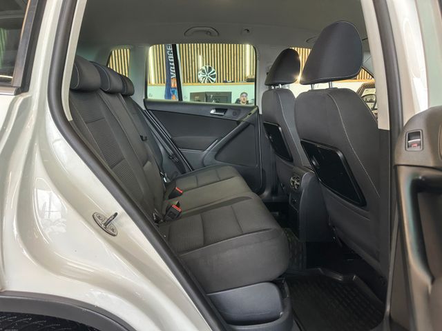 Volkswagen Tiguan Team 4Motion *2. Hand*Klima*SHZ*AHK*PDC*