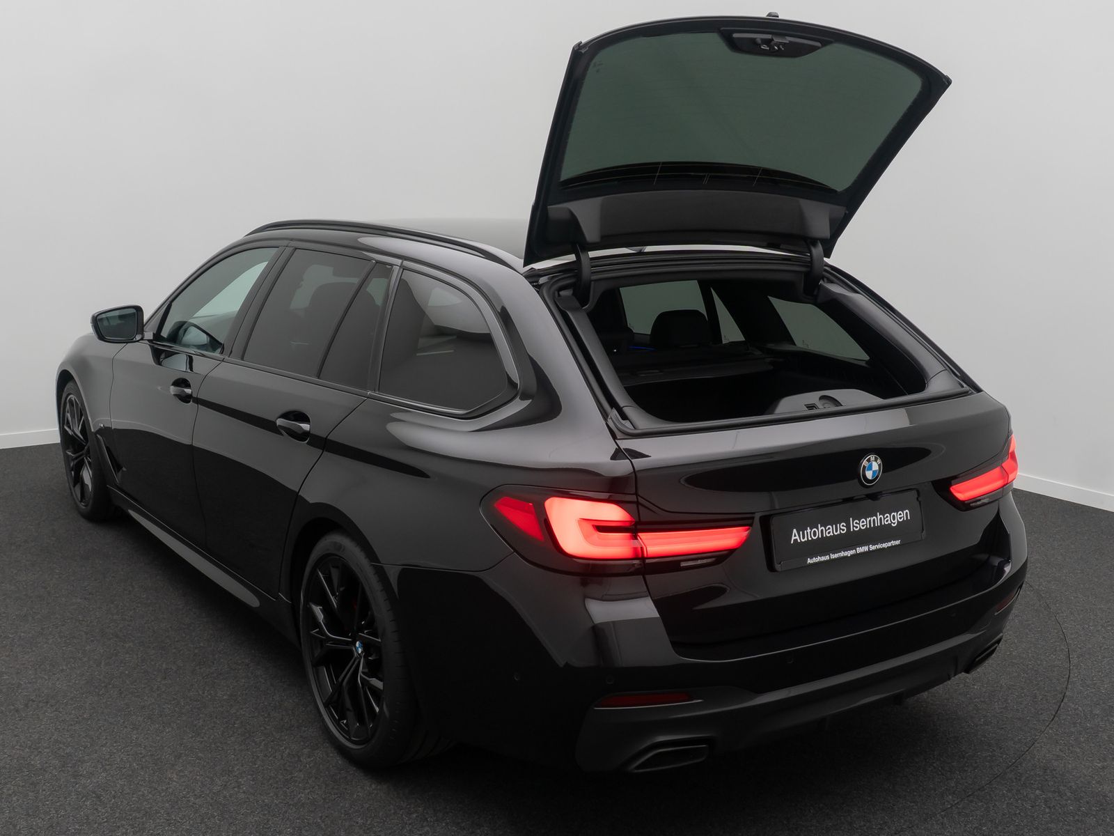 Fahrzeugabbildung BMW 540d xD M Sport Individual HUD DAB H/K Laser