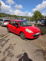 Renault Clio Yahoo! 1.2 16V 75 Yahoo! - Renault Clio mit Benzin-Antrieb: Limousine, Yahoo