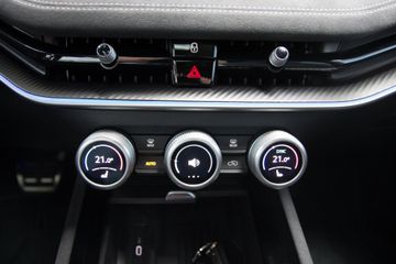 Skoda Superb Combi 2.0 TSI Sportline PANOMATRIXAHK