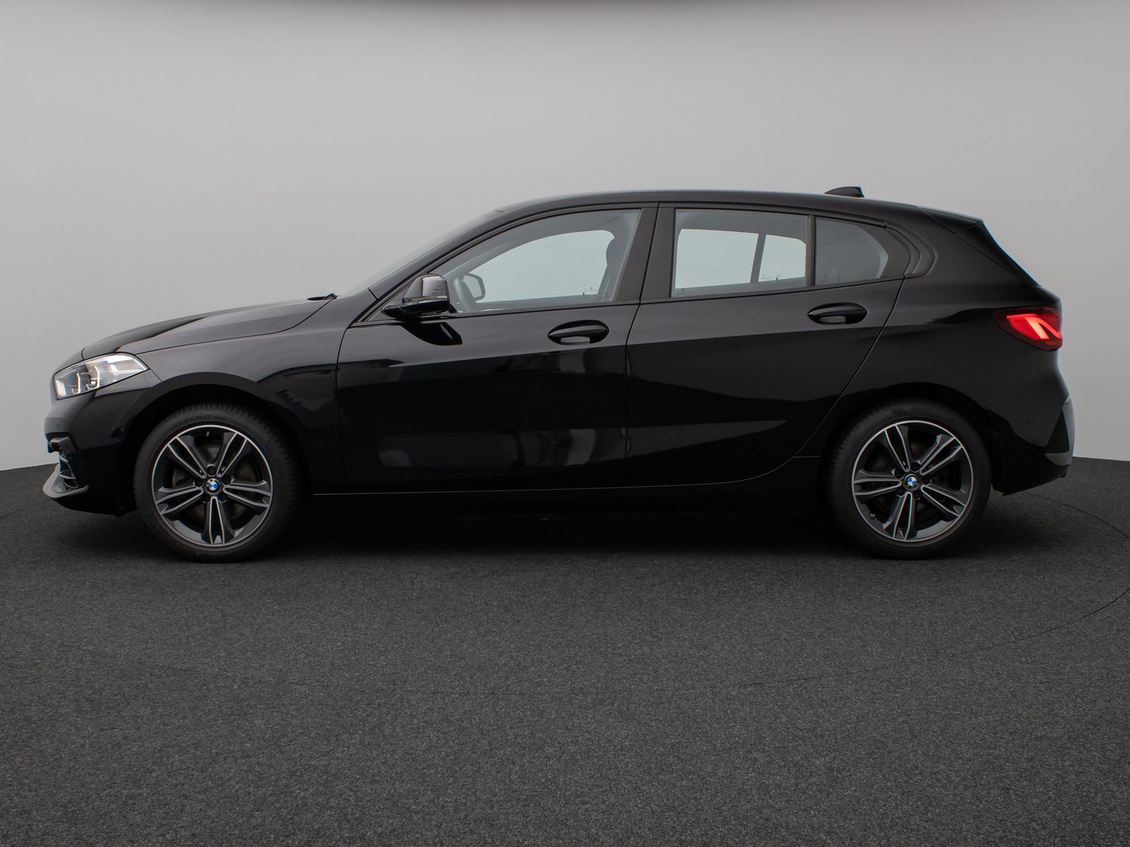 Fahrzeugabbildung BMW 118i Sport Line Kamera DAB HiFi Lenkrhzg Sport