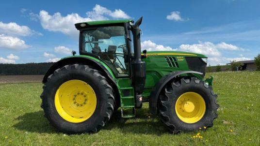 John Deere 6215R im Kundenauftrag