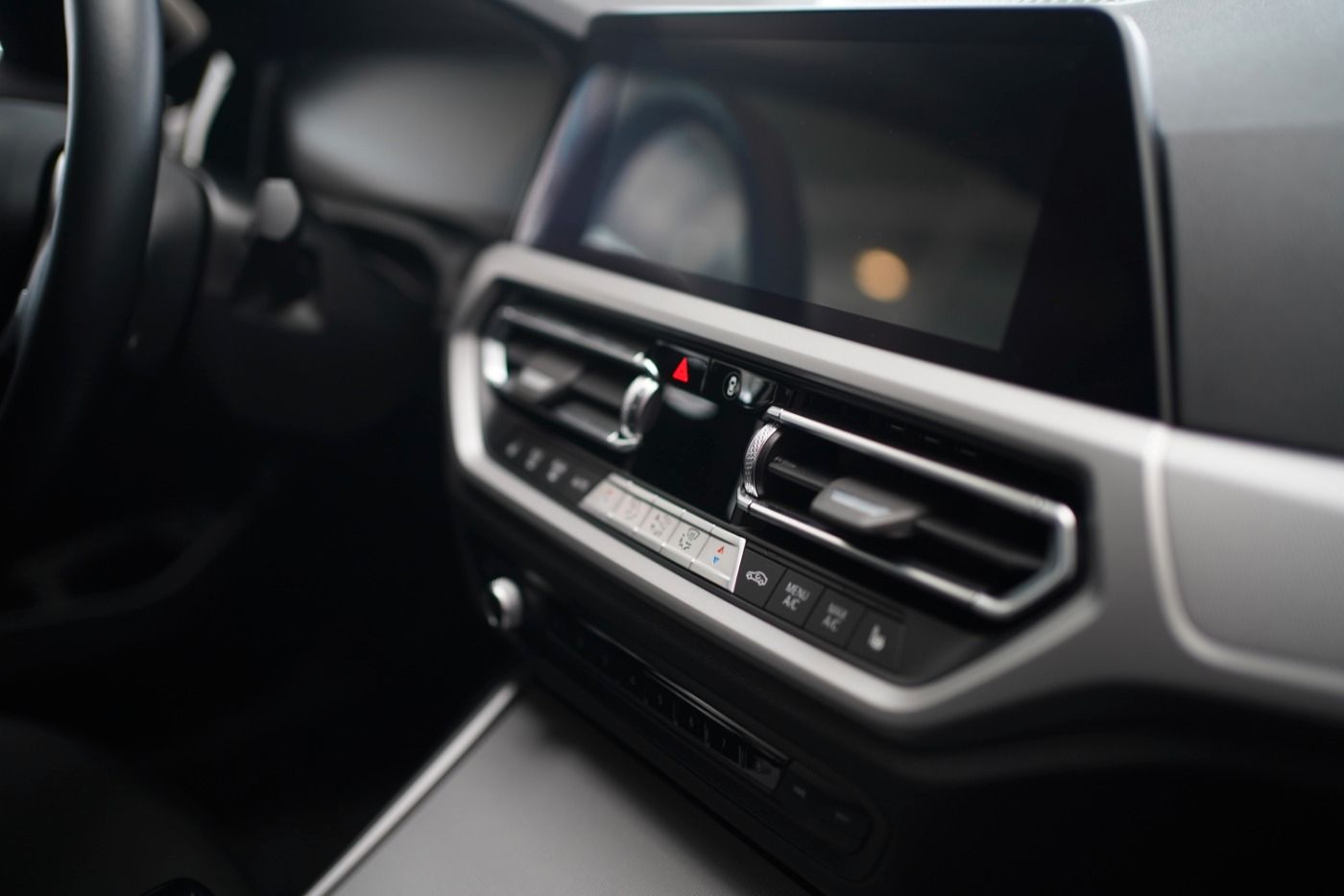 Fahrzeugabbildung BMW 320d Advantage +Driving Assistant+Komfortzugang