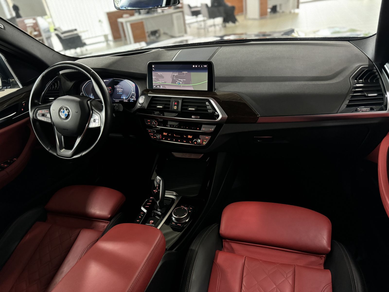 Fahrzeugabbildung BMW X3 xD30e Kamera HUD DAB HiFi Komfort Individual