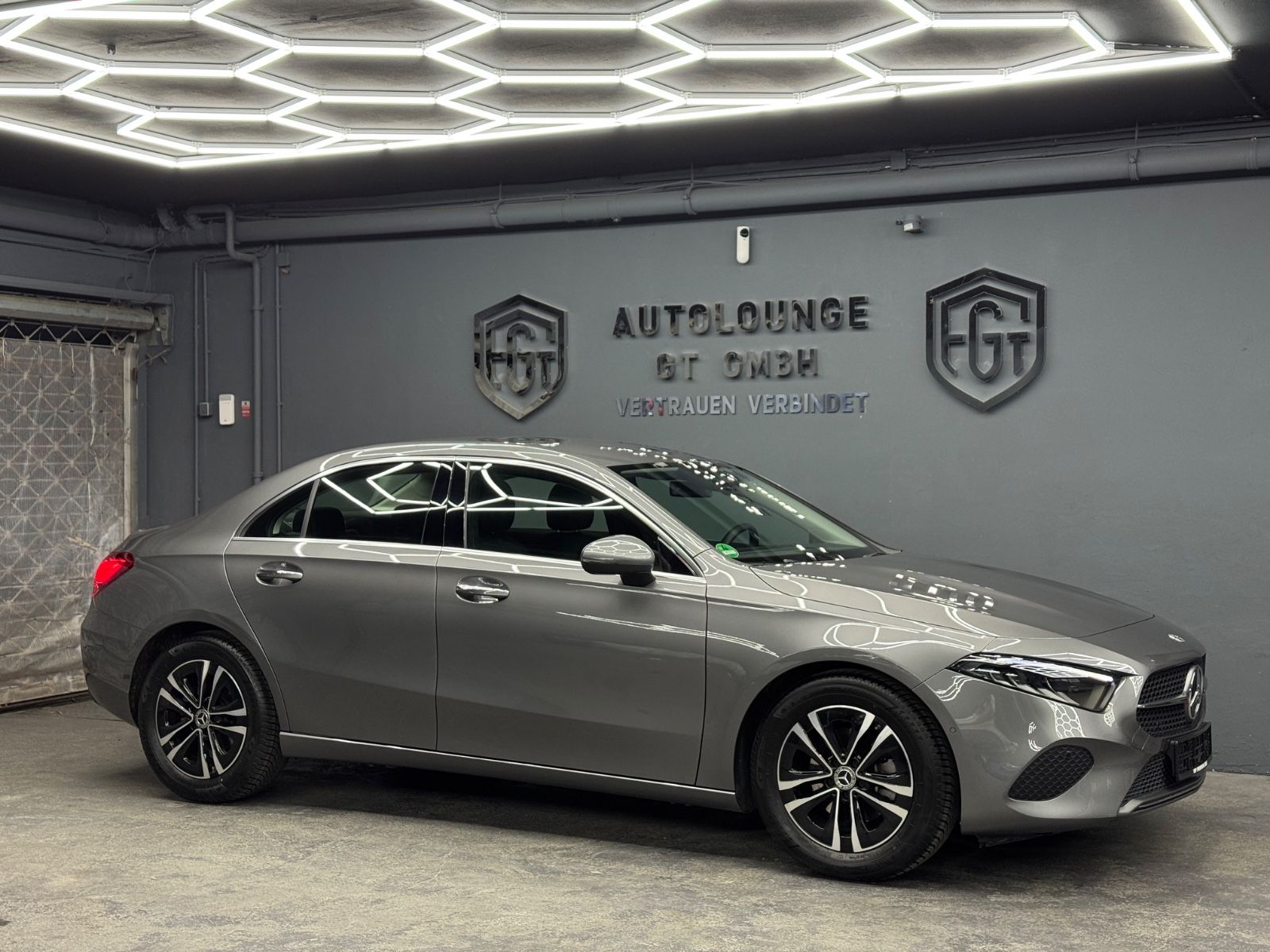 Mercedes-Benz A 180 Limousine Facelift Ambiente Widescreen Hyb foto 4