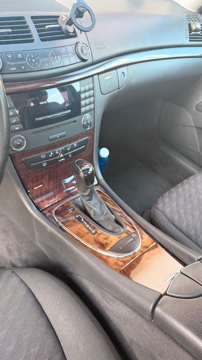 Mercedes-Benz E220 2004 — photo 8
