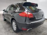 Porsche Cayenne 3.0 TDI *STHEIZ*BOSE*SDACH*SHEFT*II.HAND - Porsche Cayenne aus 2010 mit Diesel-Antrieb