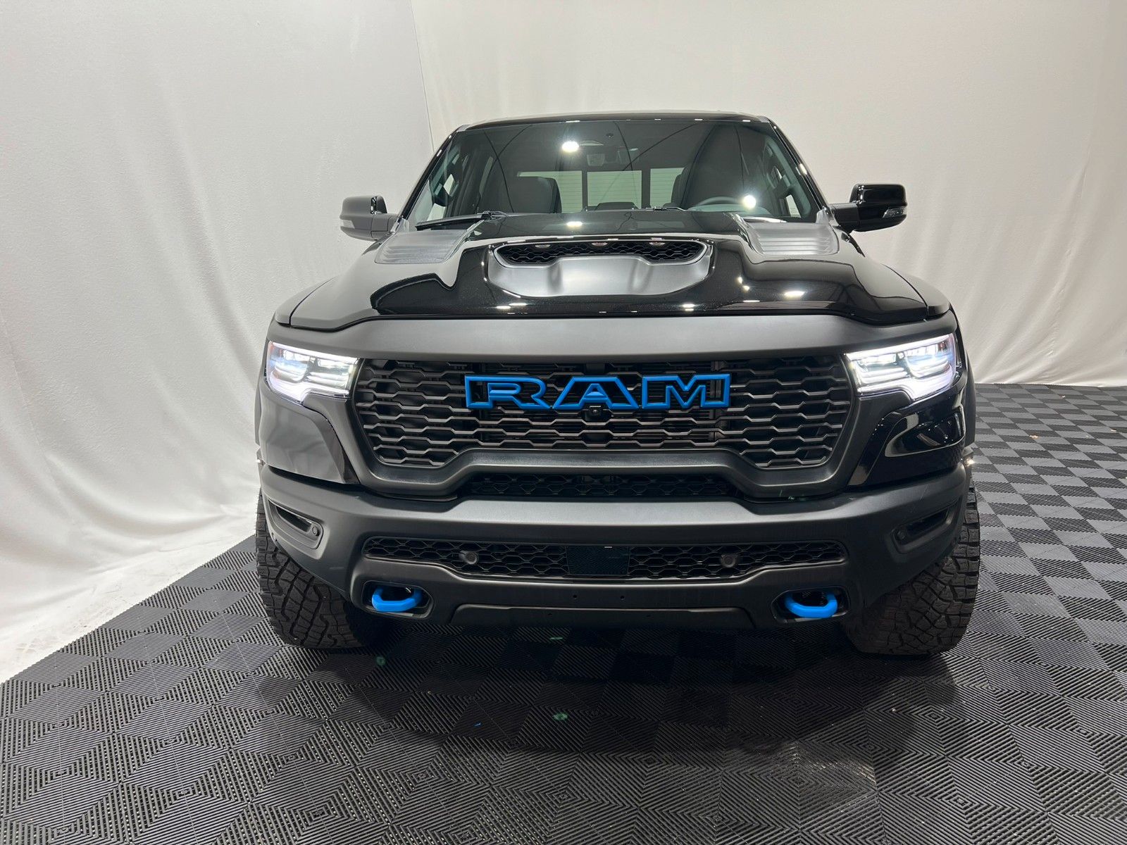 Fahrzeugabbildung Dodge RAM 1500 RHO H/O BLUE Edition