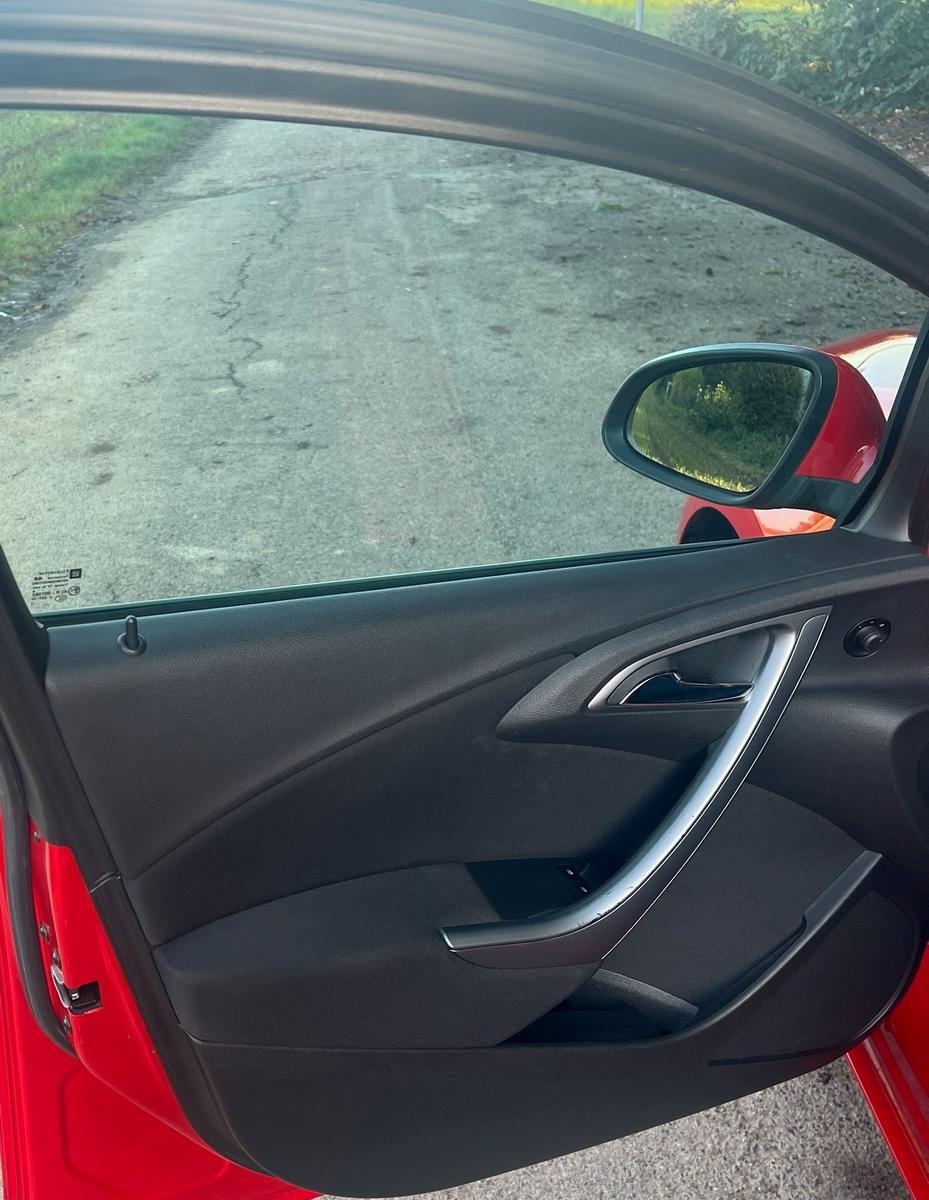 Opel Astra 2013 — photo 5