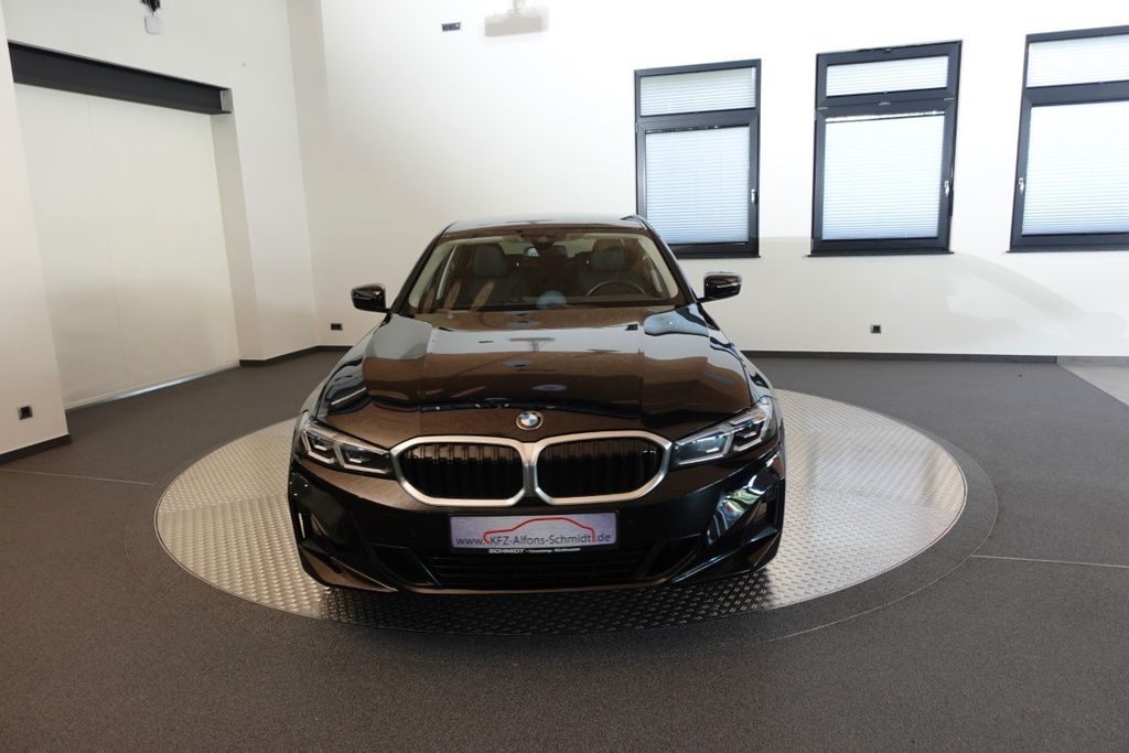 Image of BMW 320