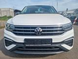 Volkswagen Tiguan Allspace Life 4Motion - gebrauchte VW Tiguan Allspace aus dem Jahr 2022