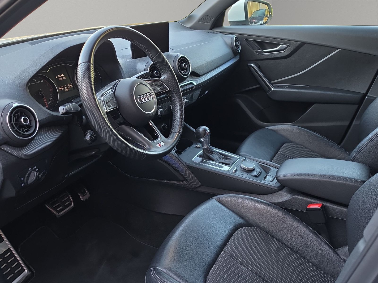 Fahrzeugabbildung Audi Q2 35 TFSI SPORT S-LINE NAVI LED PDC SHZ LEDER