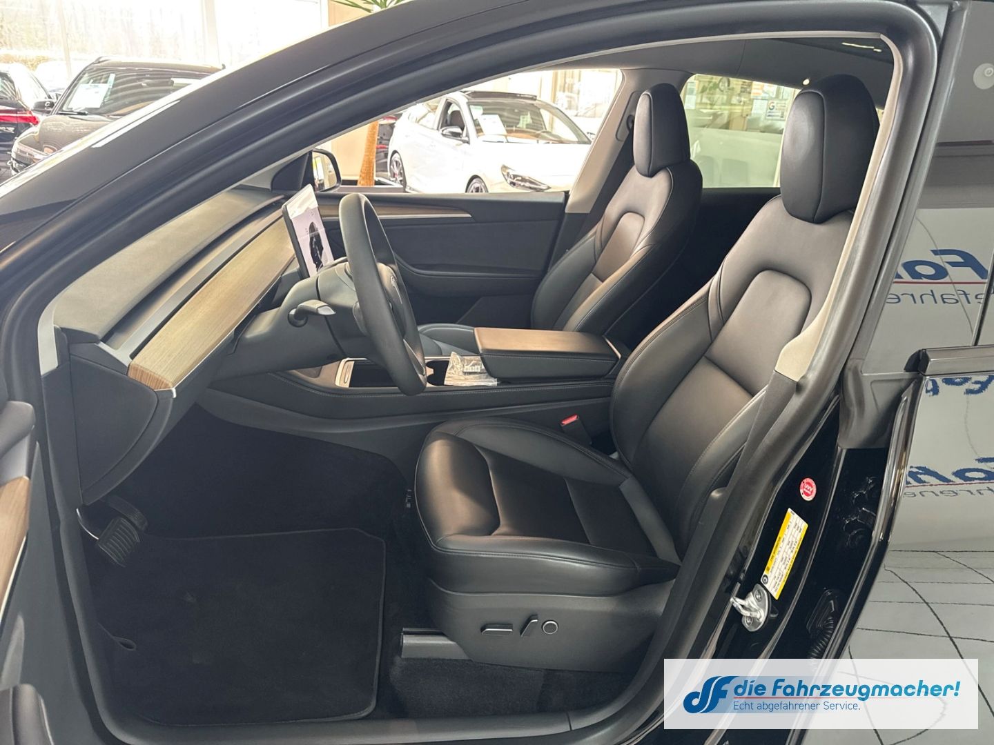 Fahrzeugabbildung Tesla Model Y RWD Panorama Navi Soundsystem LED ACC WL