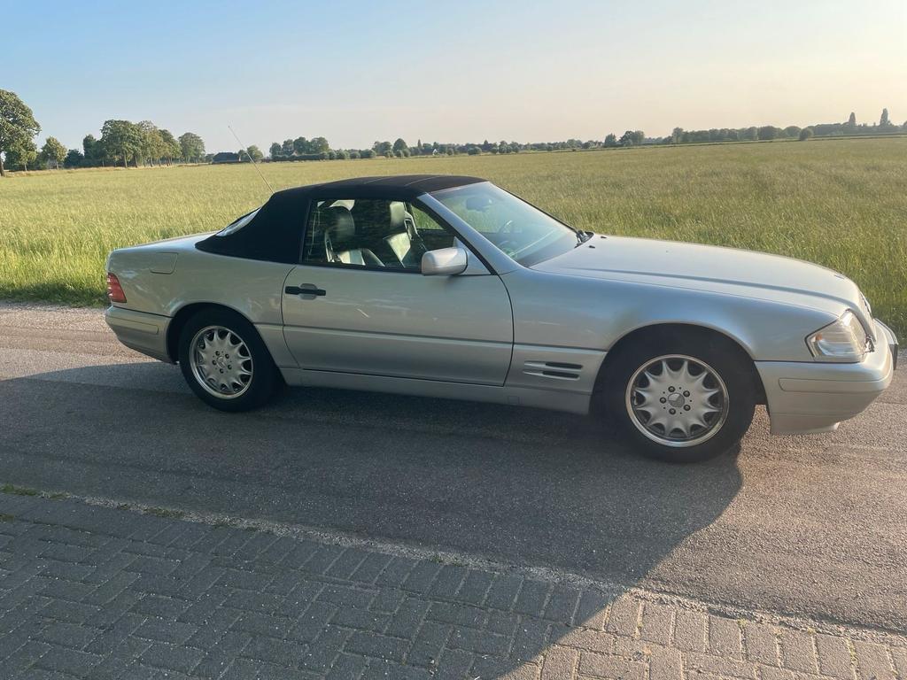 Mercedes-Benz SL 320