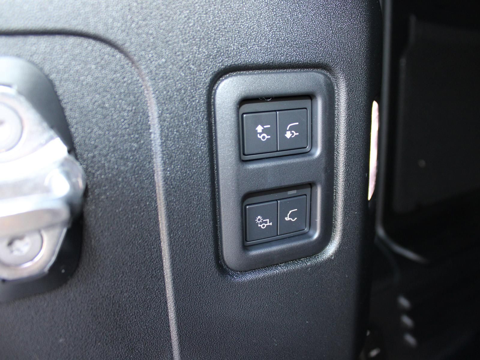 Fahrzeugabbildung Land Rover Land Rover Defender D250 X-Dynamic SE