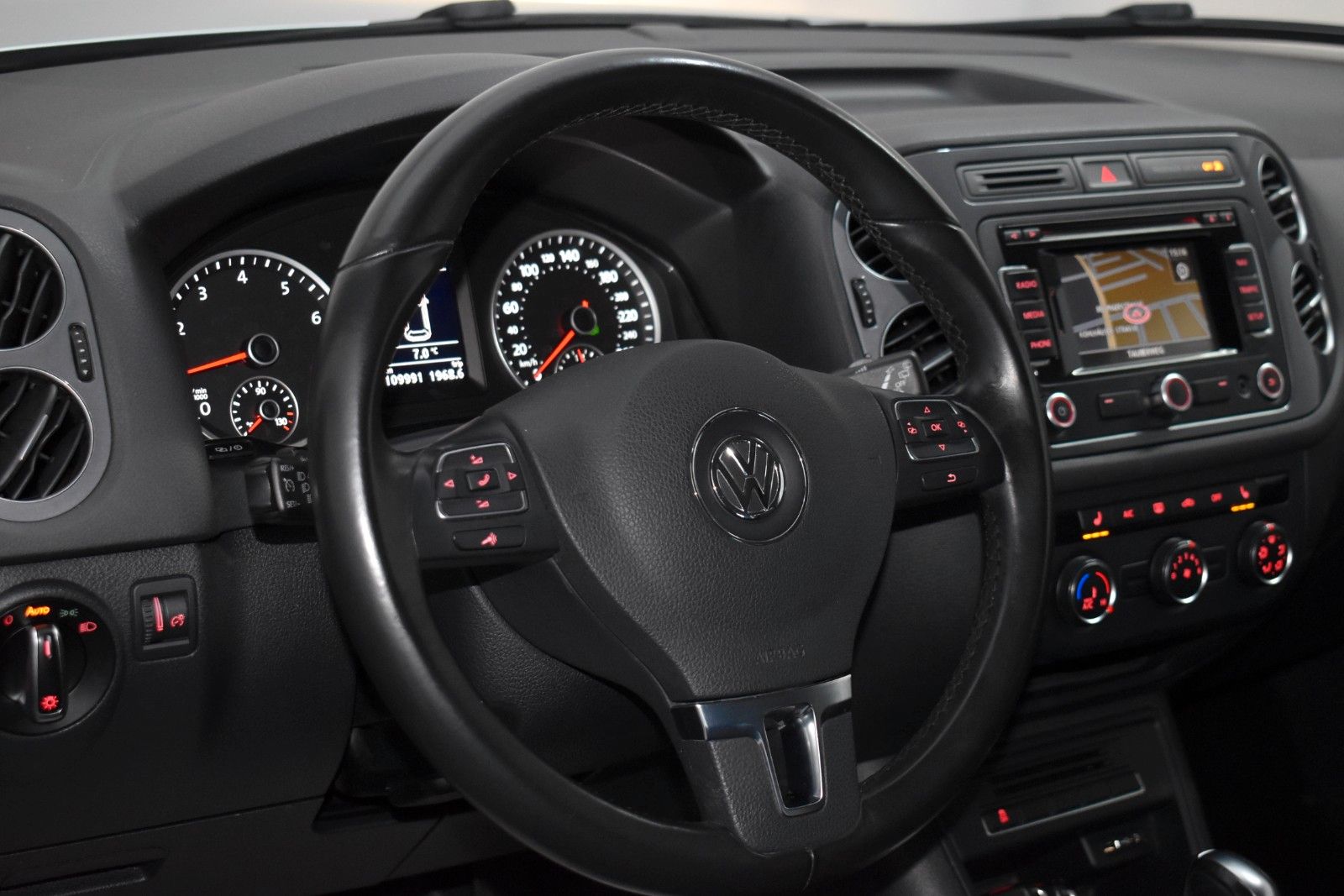 Fahrzeugabbildung Volkswagen Tiguan Highline 4Motion DSG Leder,Navi,SH,Kamera