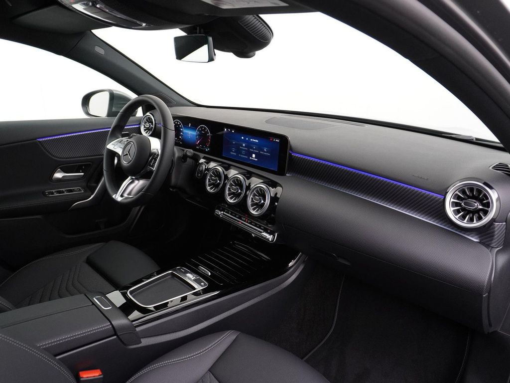 Mercedes-Benz A 180 Star Edition Luxury Line | Tempomat | Acht