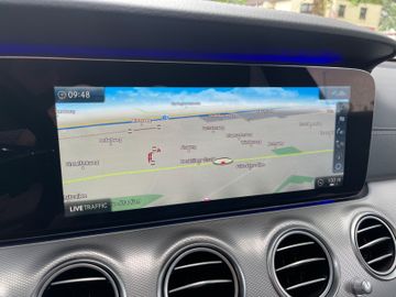 Fahrzeugabbildung Mercedes-Benz E 220d T 4Matic AMG*Standheizung*AmbientLight*