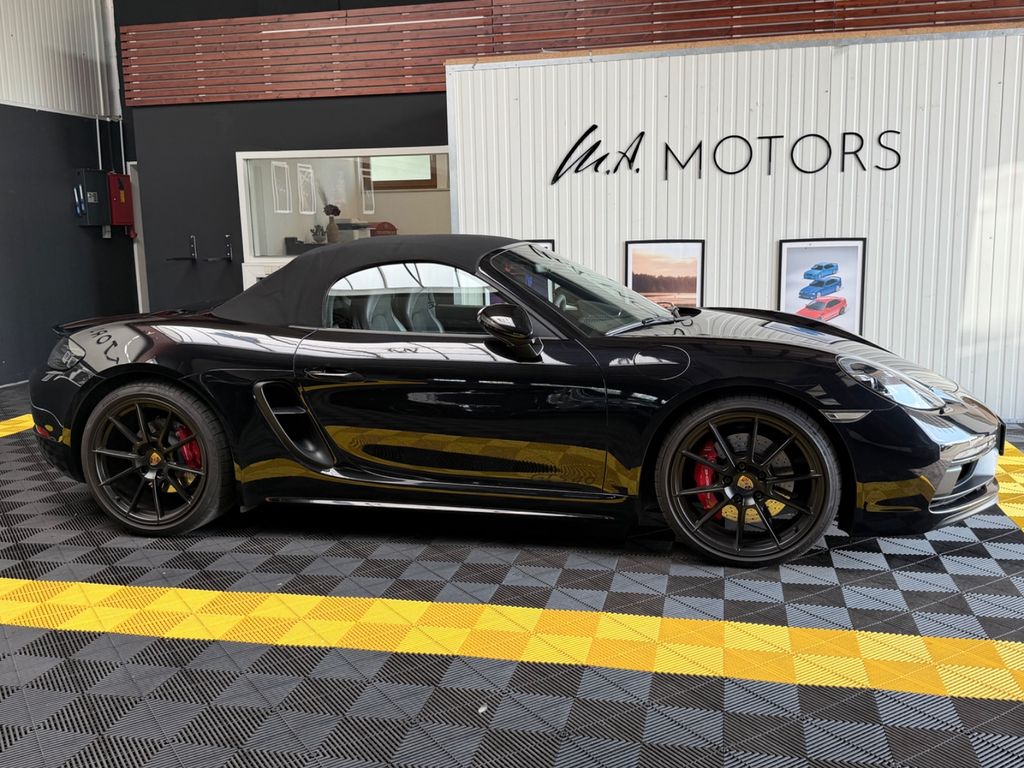 PORSCHE 718 Boxster/GTS 4.0/APPROV/GTS PAKET/BOSE/SP.CHR PORSCHE 718 Boxster/GTS 4.0/APPROV/GTS PAKET/BOSE/SP.CHR