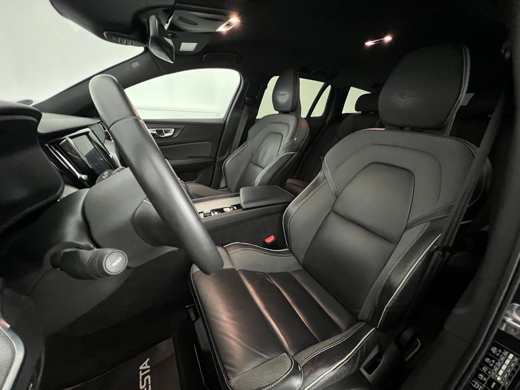 VOLVO V60 R Design / 310PS / NUR 96.tKM / 2.HD / HK / VOLVO V60 R Design / 310PS / NUR 96.tKM / 2.HD / HK /