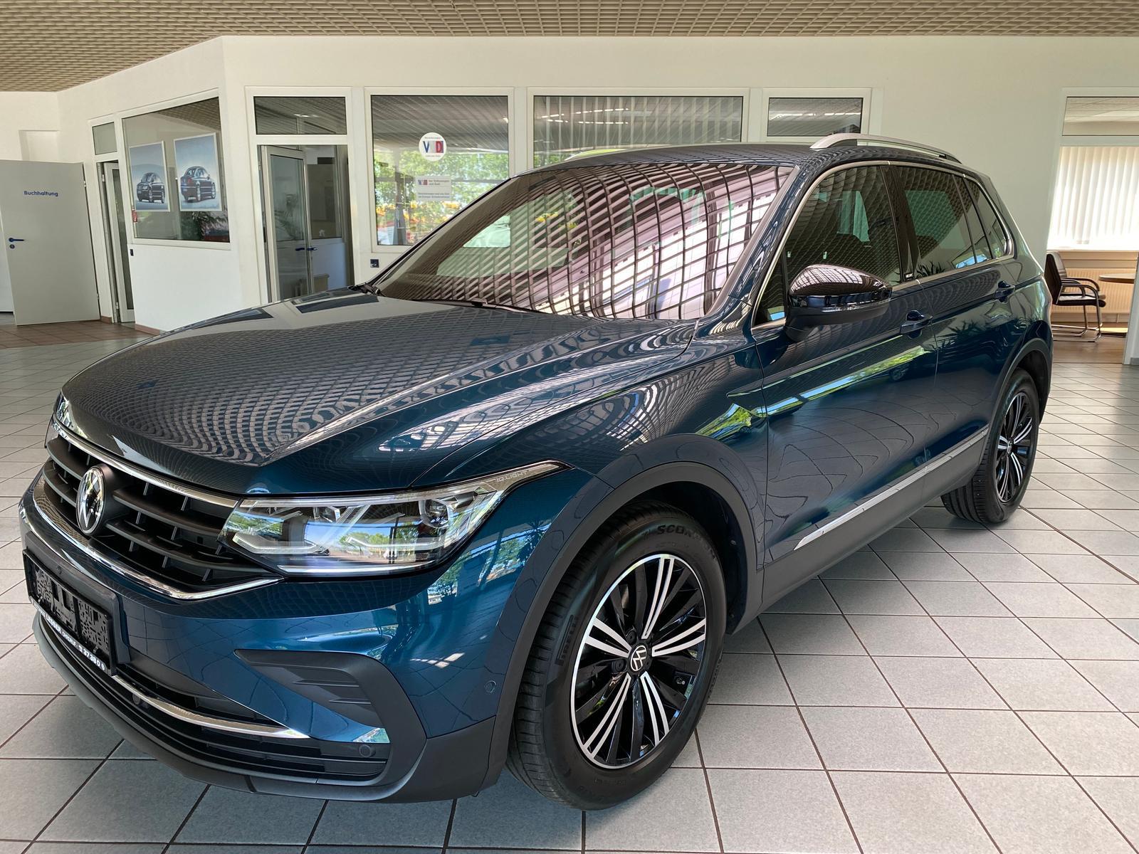 Volkswagen Tiguan Move 1.5 TSI*LED* NAVI*SHZ*AHK*360RFK*