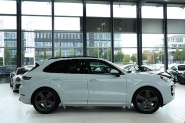 Porsche Cayenne - 4