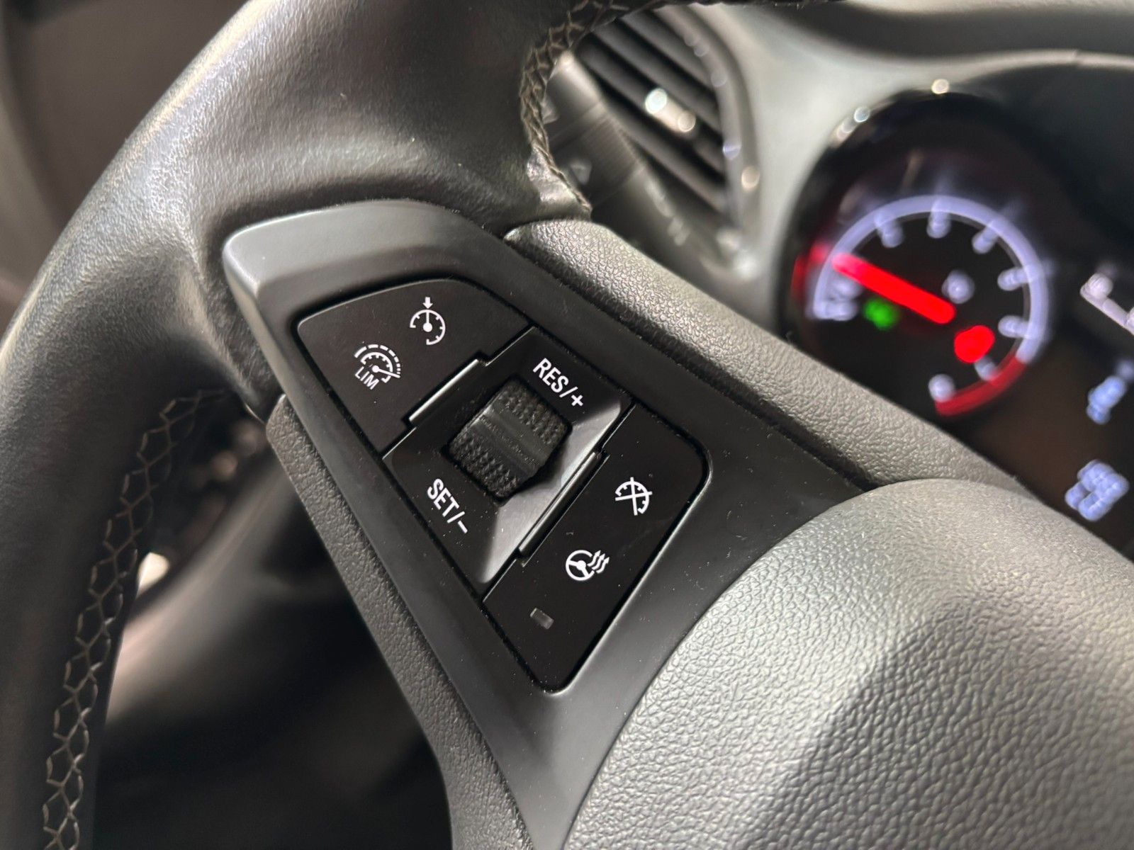 Fahrzeugabbildung Opel Karl Rocks 1.0 PDC/SHZ/LHZ/ALU