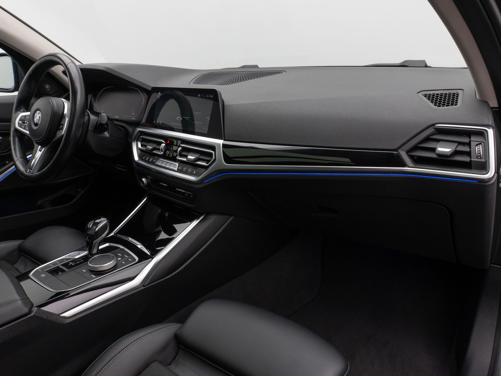 Fahrzeugabbildung BMW 320d xD  Sport Line Panorama DAB H/K Stop&Go AHK
