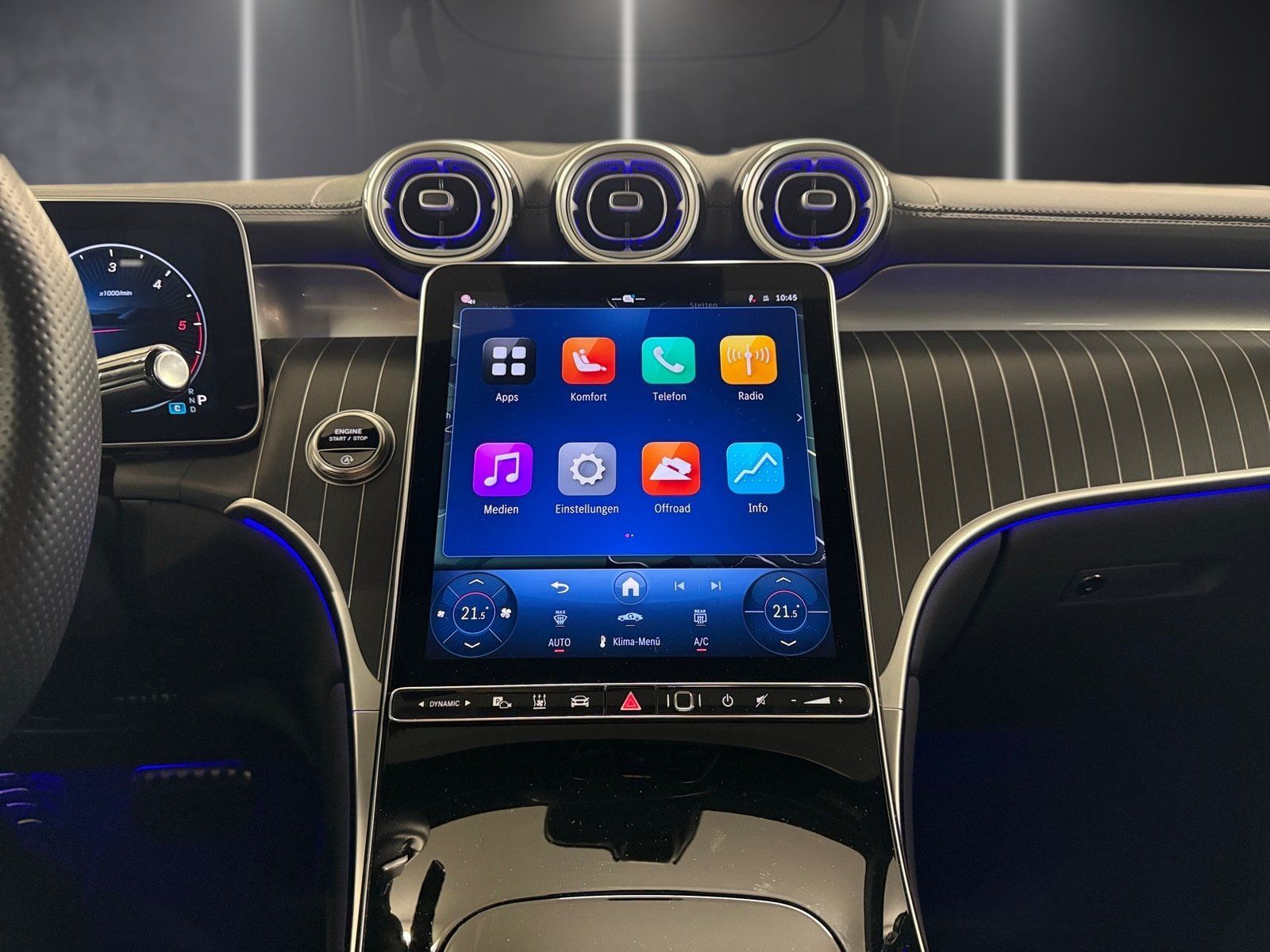 Fahrzeugabbildung Mercedes-Benz GLC 300 d 4M*Airmatic*STDHZG*Pano*AHK*Night*20"*