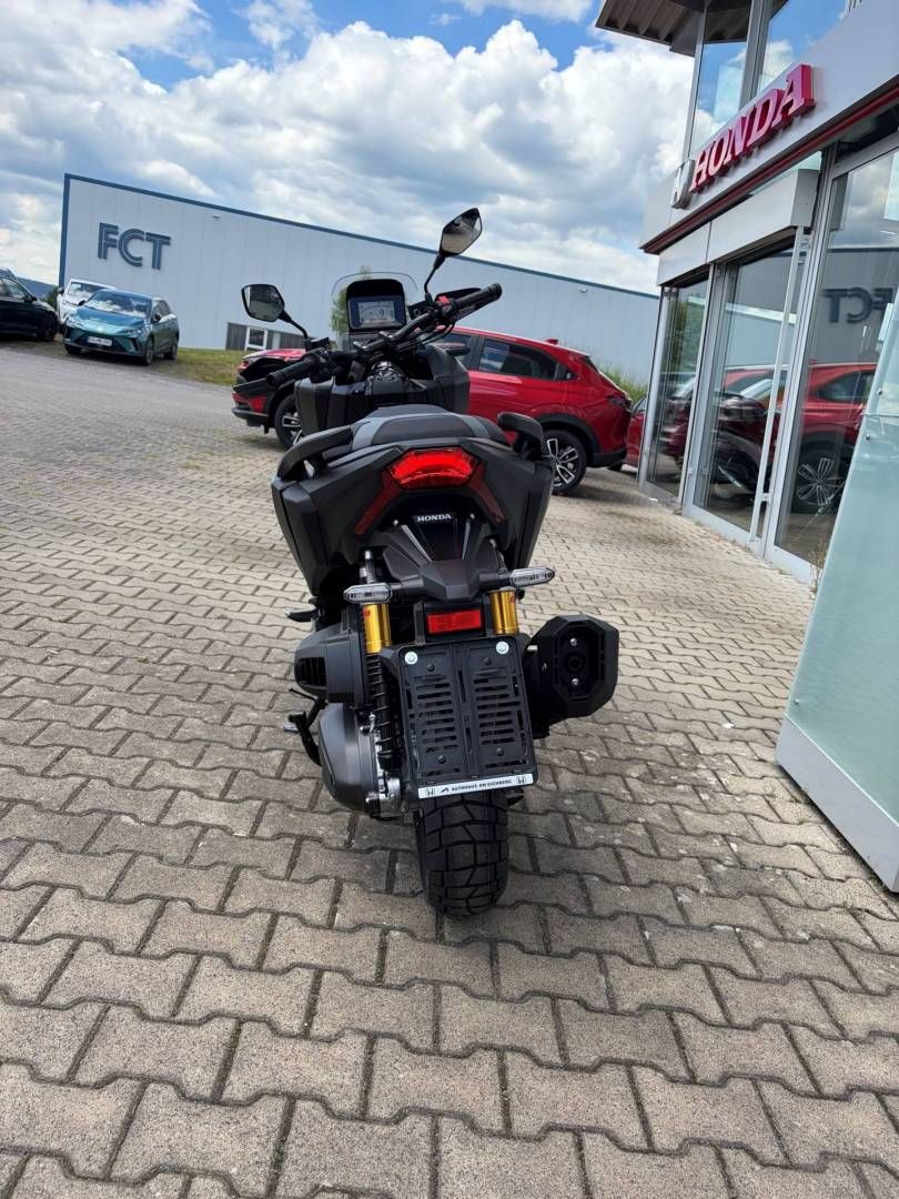 Fahrzeugabbildung Honda ADV 350 MY2026