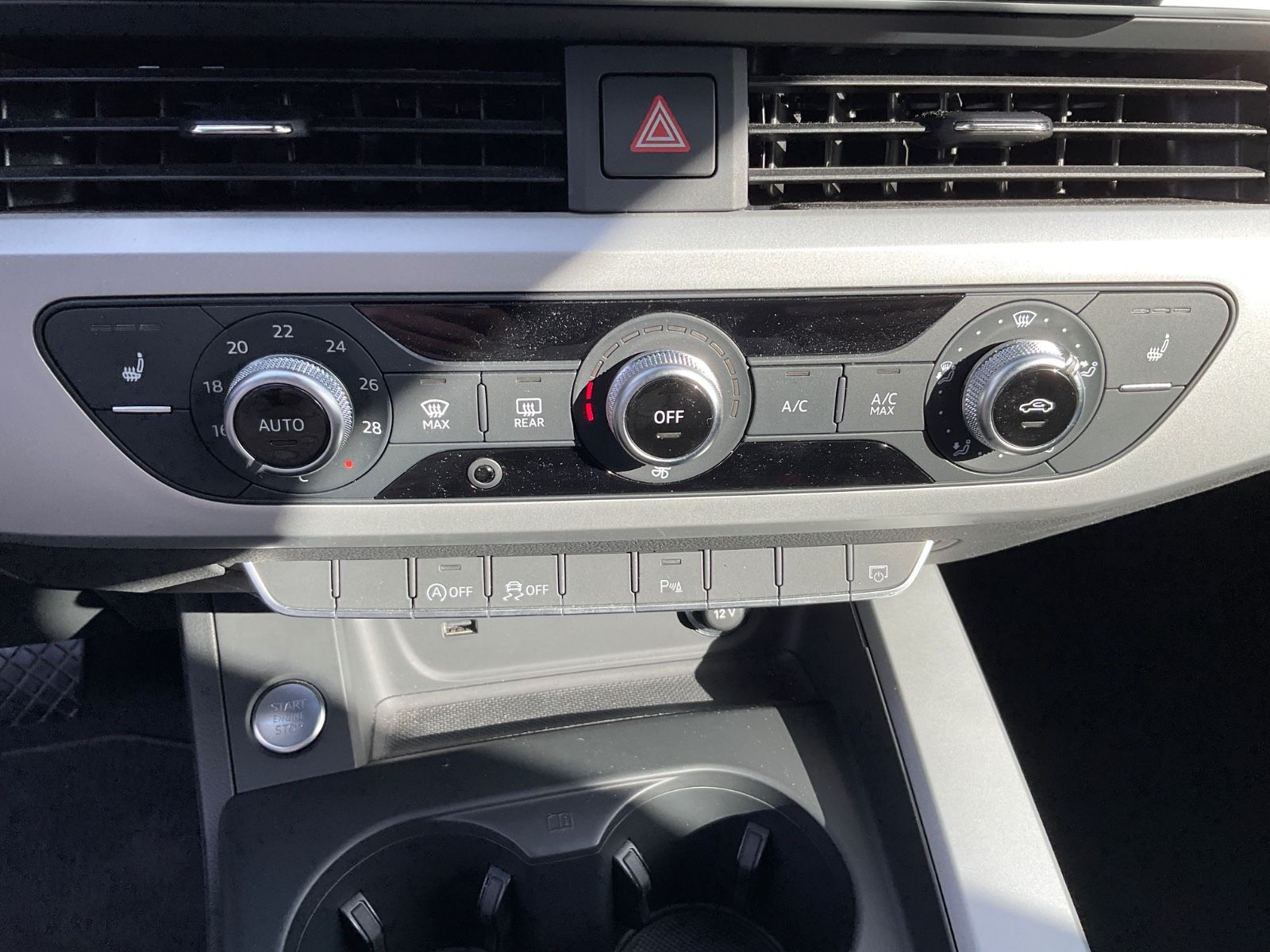 Fahrzeugabbildung Audi A4 35 TDI S tronic Avant,Kamera,Navi,AHK,LED,