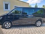 Volkswagen VW T6 Multivan mit viel Campingzubehör - Volkswagen: Multivan Camping