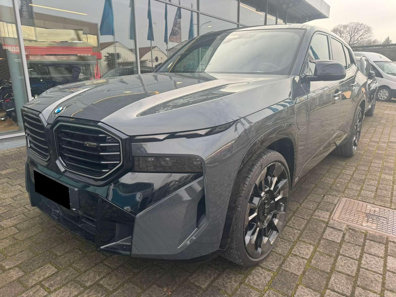 BMW XM /HUD/Bowers & Wilkins