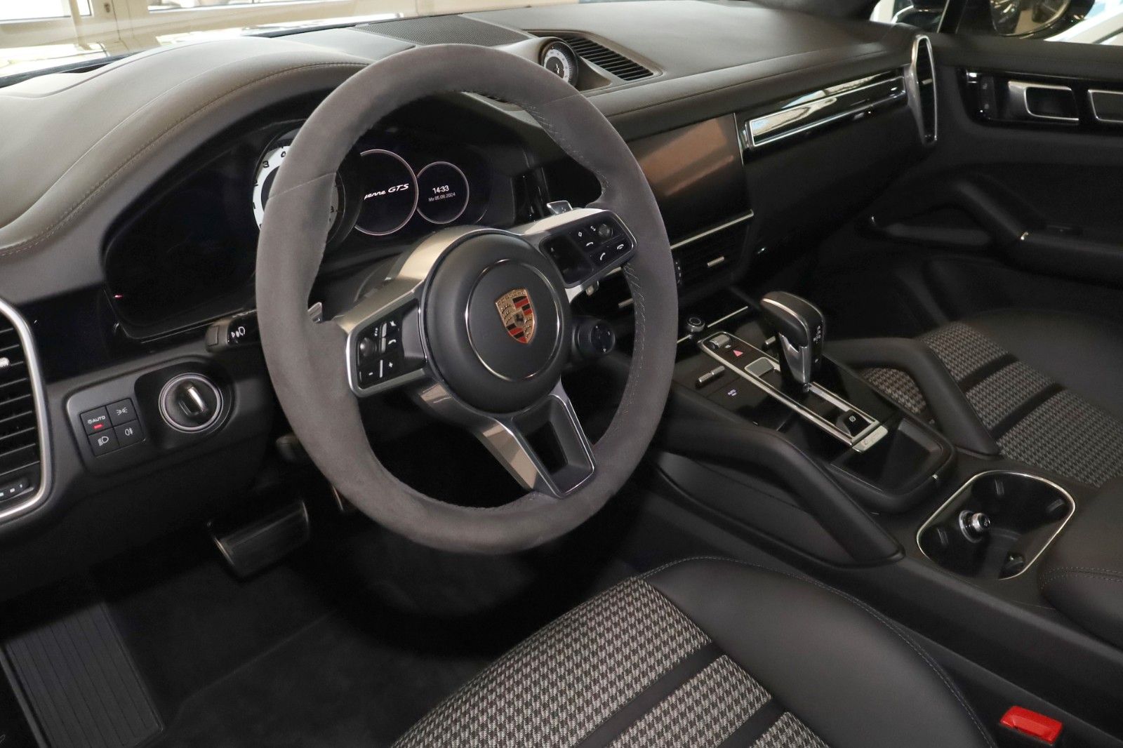 Fahrzeugabbildung Porsche Cayenne Coupe GTS Leichtbau-Paket, HeadUP, PDCC