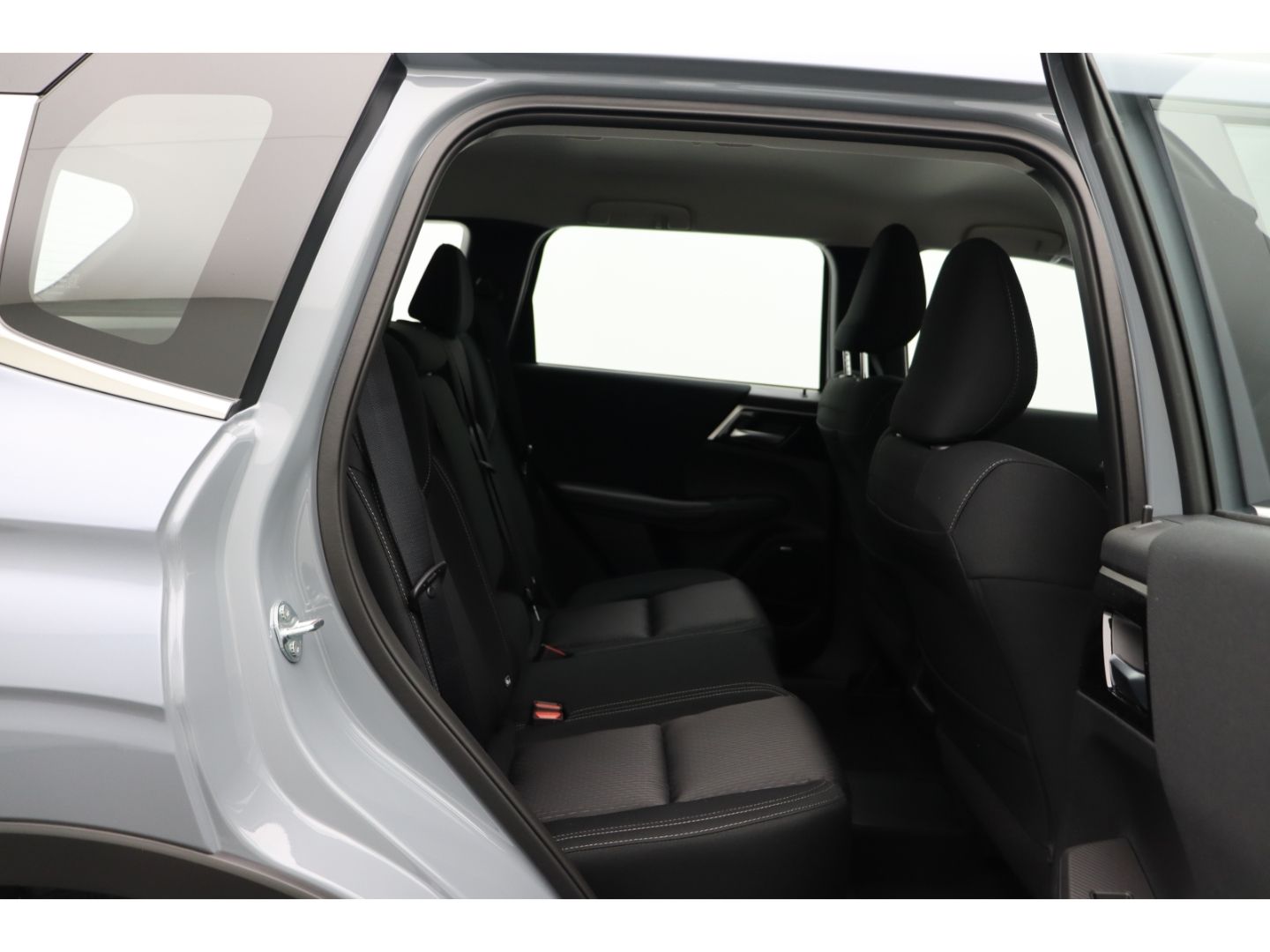 Fahrzeugabbildung Mitsubishi Outlander 2.4 PHEV 100 kW S-AWC Diamant ACC LED