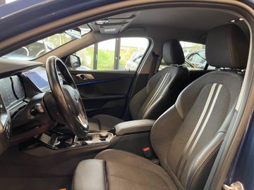 BMW 118 d Sport Line *LED*PDC*CARPLAY*TOUCH*SHZ*TEMP