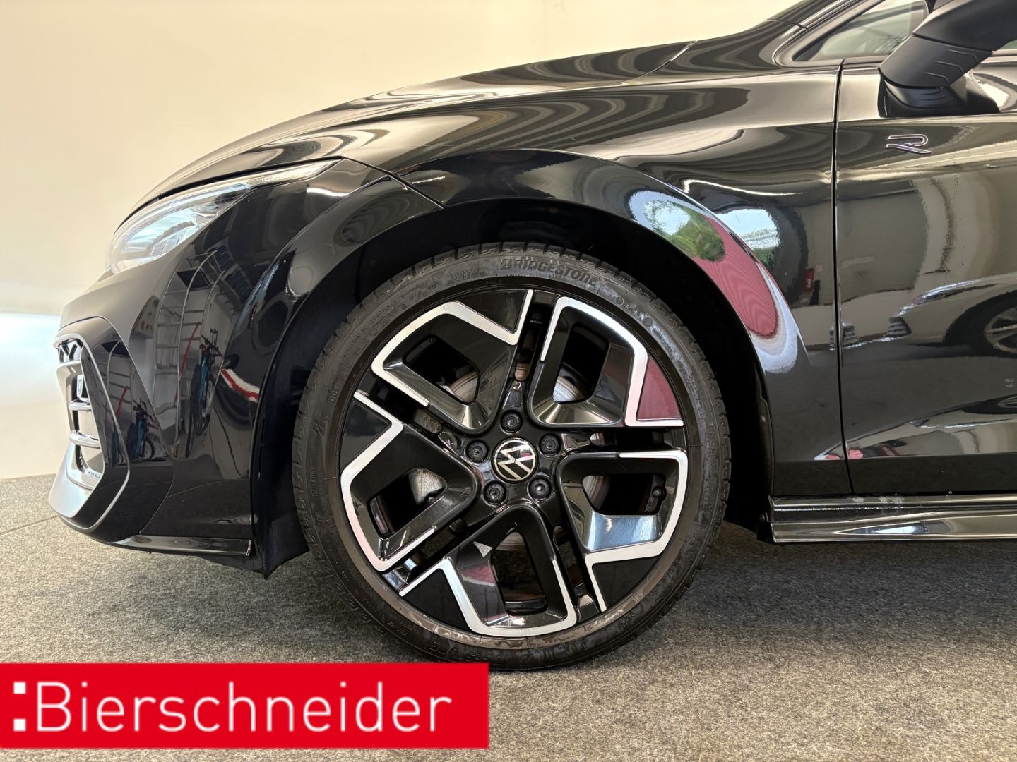 Volkswagen Golf 8 2.0 TDI DSG R-Line ALU 18 ACC KAMERA PANO foto 3